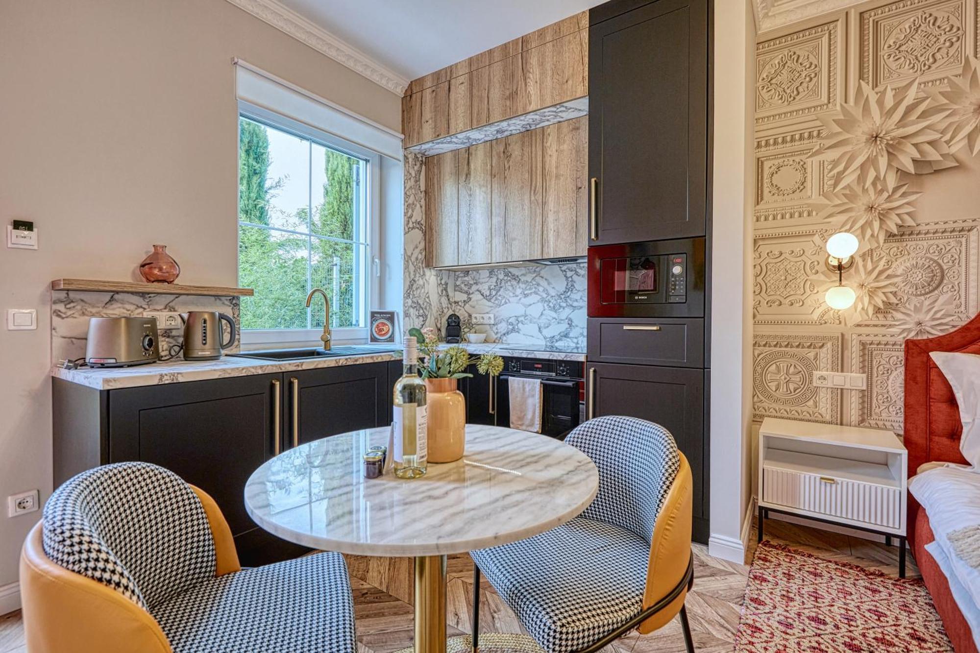 The Doors Luxury Apartment Mosonmagyaróvár Εξωτερικό φωτογραφία