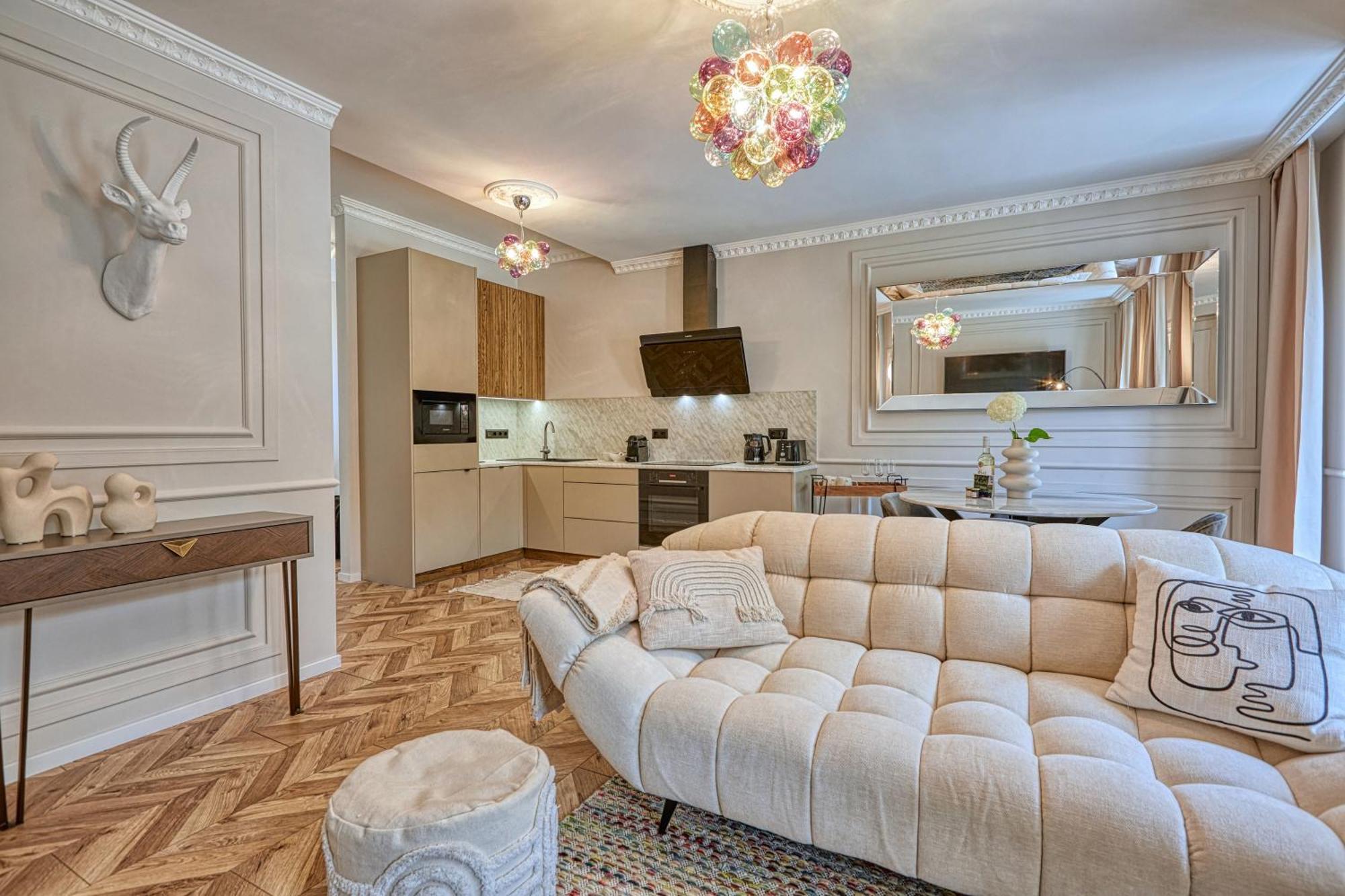 The Doors Luxury Apartment Mosonmagyaróvár Εξωτερικό φωτογραφία